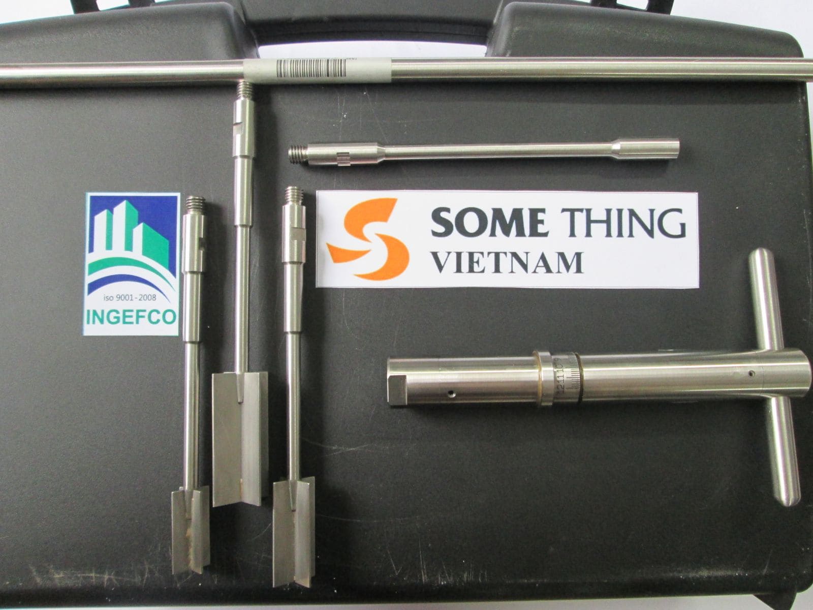 Cắt Cánh Cầm Tay