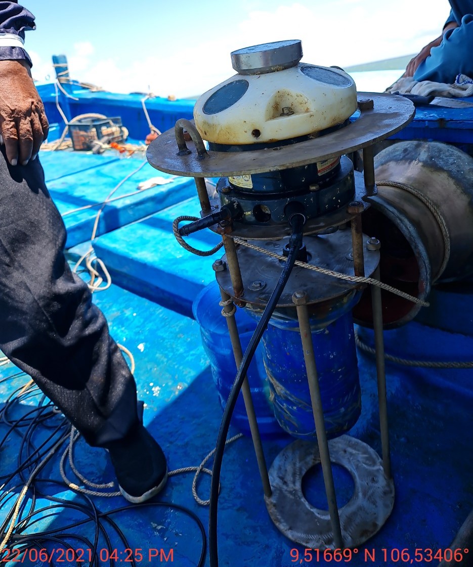 Máy đo độ Mặn Và Nhiệt